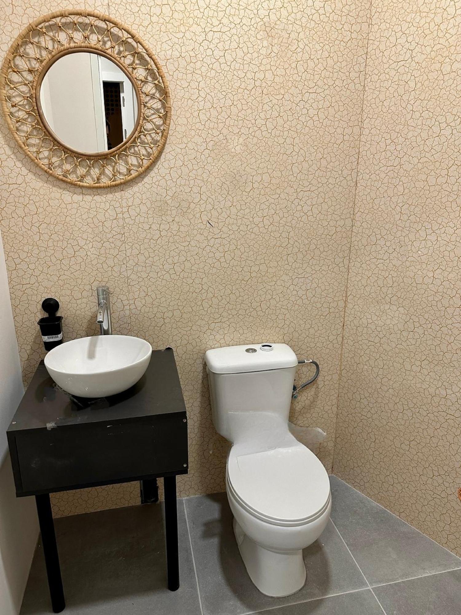 Naap Hotel Валенсия Екстериор снимка