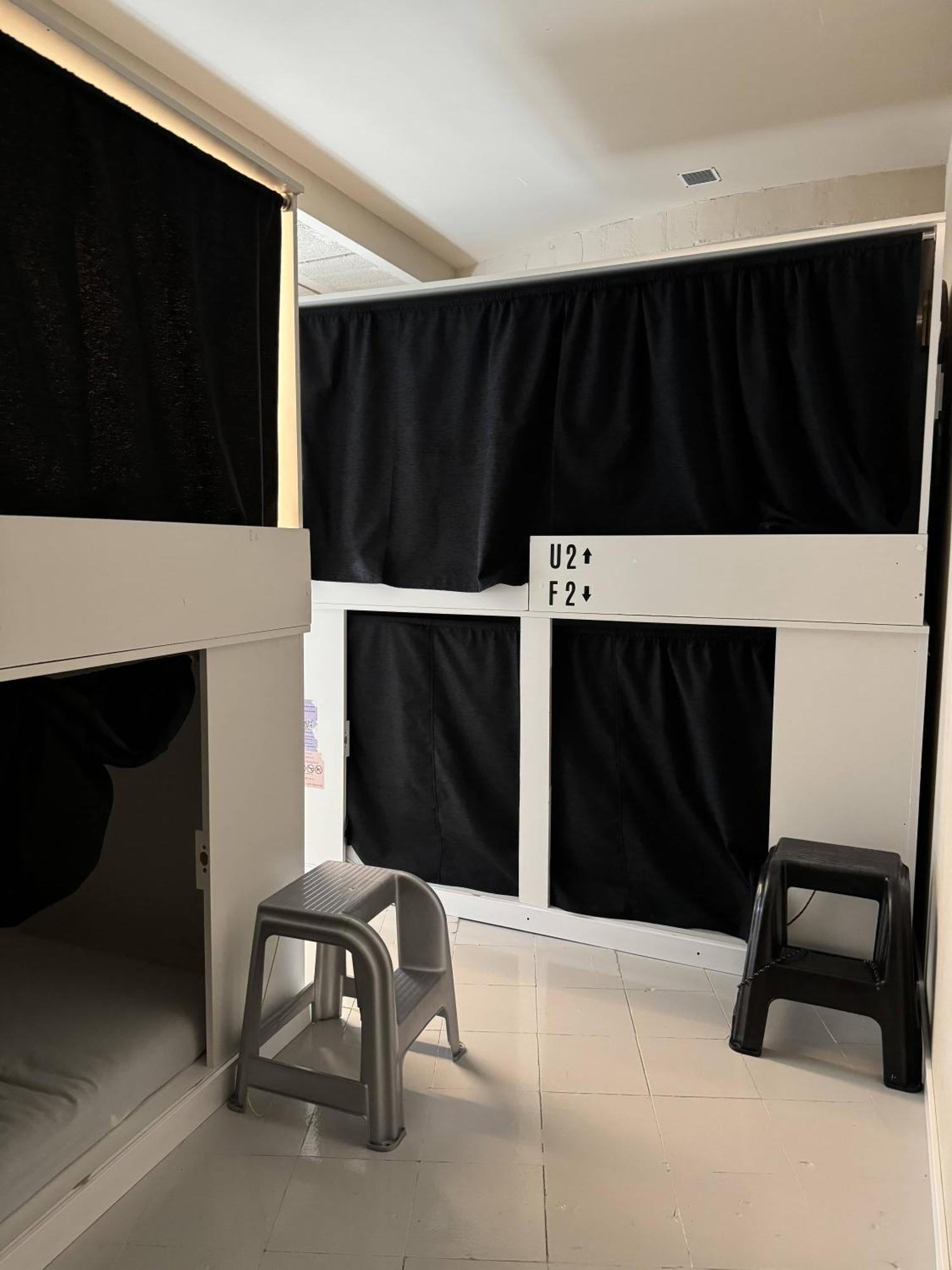 Naap Hotel Валенсия Екстериор снимка